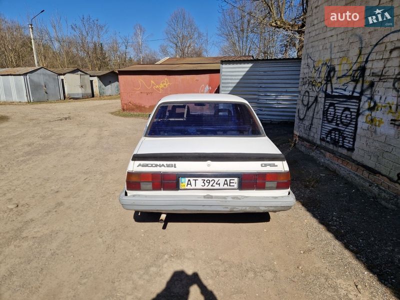 Седан Opel Ascona 1986 в Коломиї