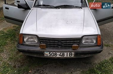 Хетчбек Opel Ascona 1985 в Івано-Франківську