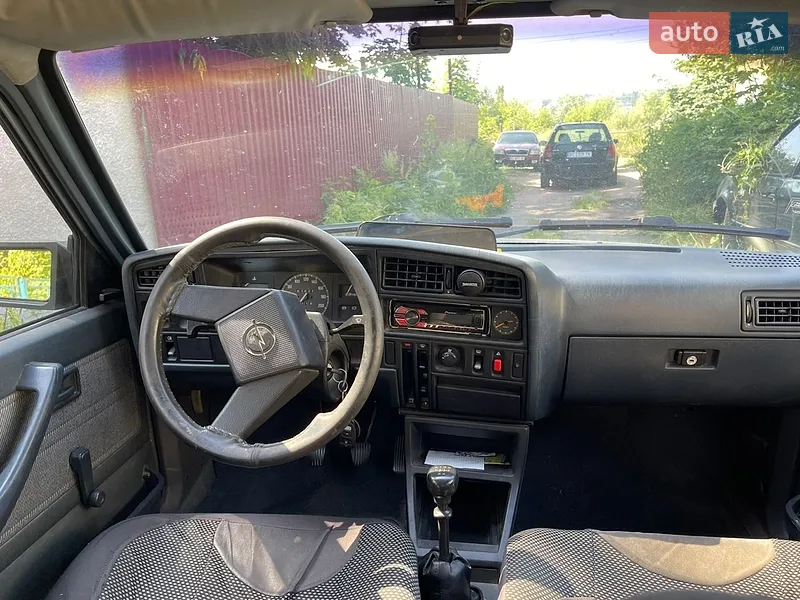 Opel Ascona 1987 VIN W0L000084H6047367 фото оголошення 10 з 46
