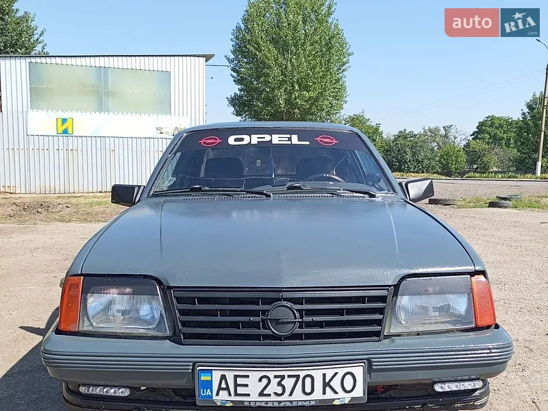 Opel Ascona 1988