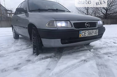 Хэтчбек Opel Astra F 1995 в Черновцах
