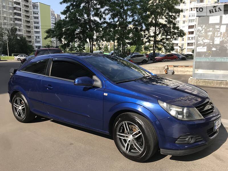 Хэтчбек Opel Astra GTC 2005 в Киеве