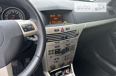 Хэтчбек Opel Astra GTC 2007 в 