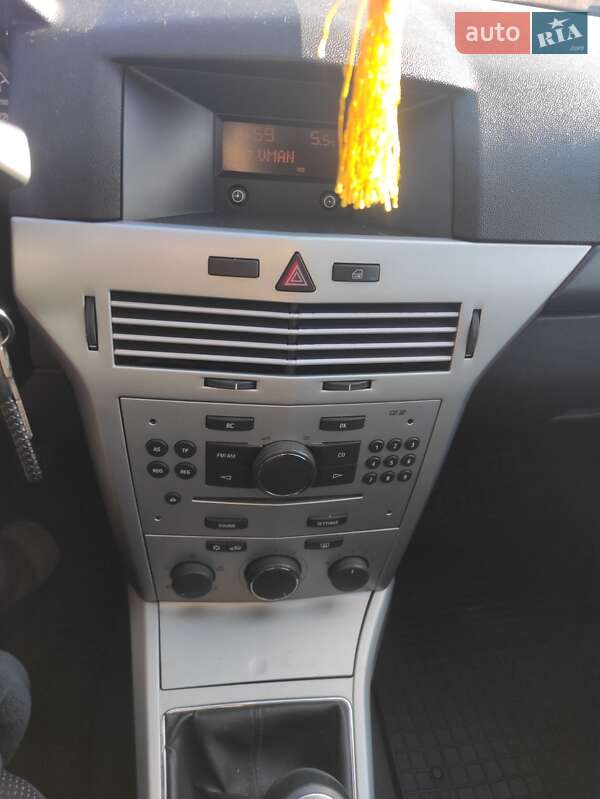 Хетчбек Opel Astra GTC 2009 в Жашківу