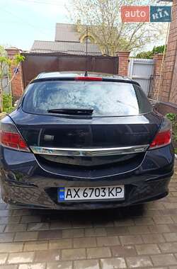 Хэтчбек Opel Astra GTC 2005 в 