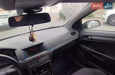 Хетчбек Opel Astra GTC 2006 в 