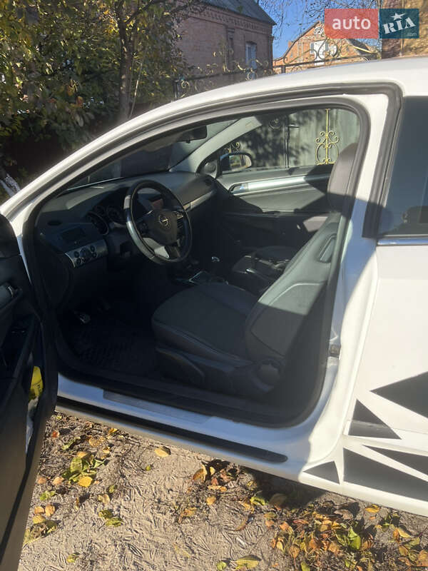 Хэтчбек Opel Astra GTC 2009 в Бердичеве