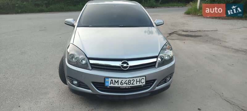 Хэтчбек Opel Astra GTC 2006 в Звягеле