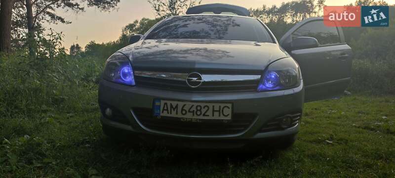 Хэтчбек Opel Astra GTC 2006 в Звягеле