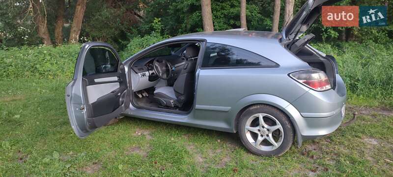 Хэтчбек Opel Astra GTC 2006 в Звягеле
