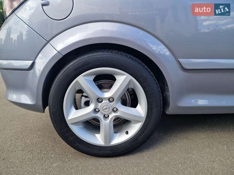 Хетчбек Opel Astra GTC 2006 в Тернополі