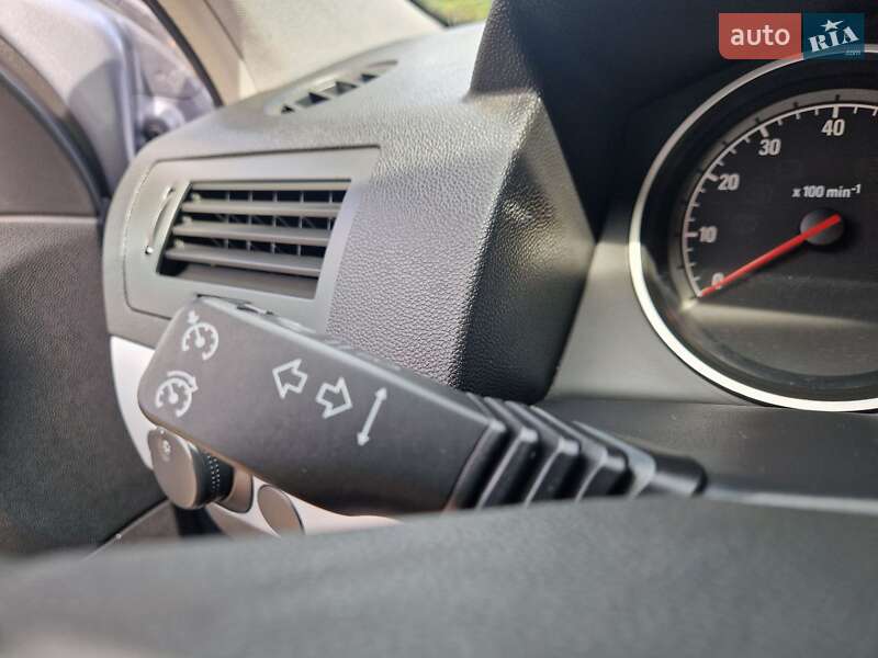 Хетчбек Opel Astra GTC 2006 в Тернополі