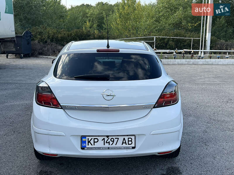 Хэтчбек Opel Astra GTC 2009 в Черкассах