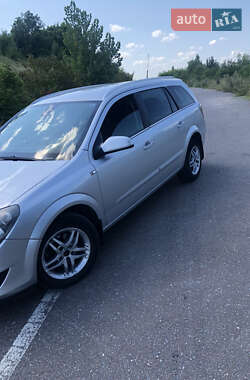 Хэтчбек Opel Astra GTC 2009 в 