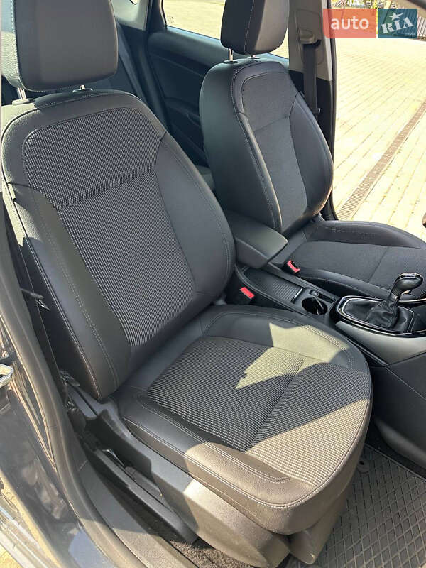 Хэтчбек Opel Astra GTC 2015 в Раздельной