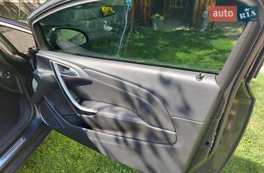 Хэтчбек Opel Astra GTC 2012 в 