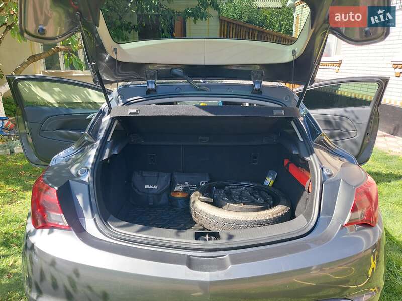 Хэтчбек Opel Astra GTC 2012 в Баре