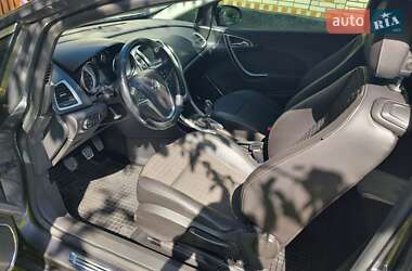 Хэтчбек Opel Astra GTC 2012 в 