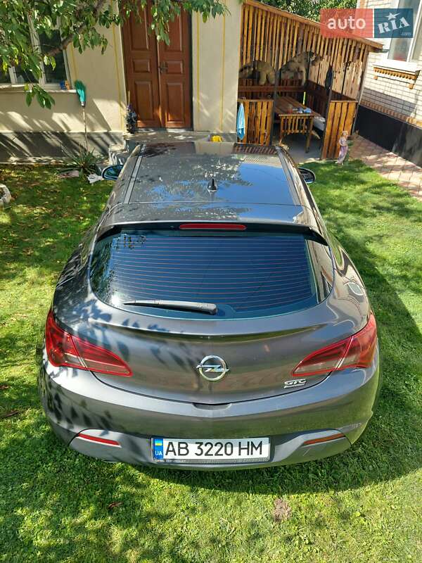 Хэтчбек Opel Astra GTC 2012 в Баре