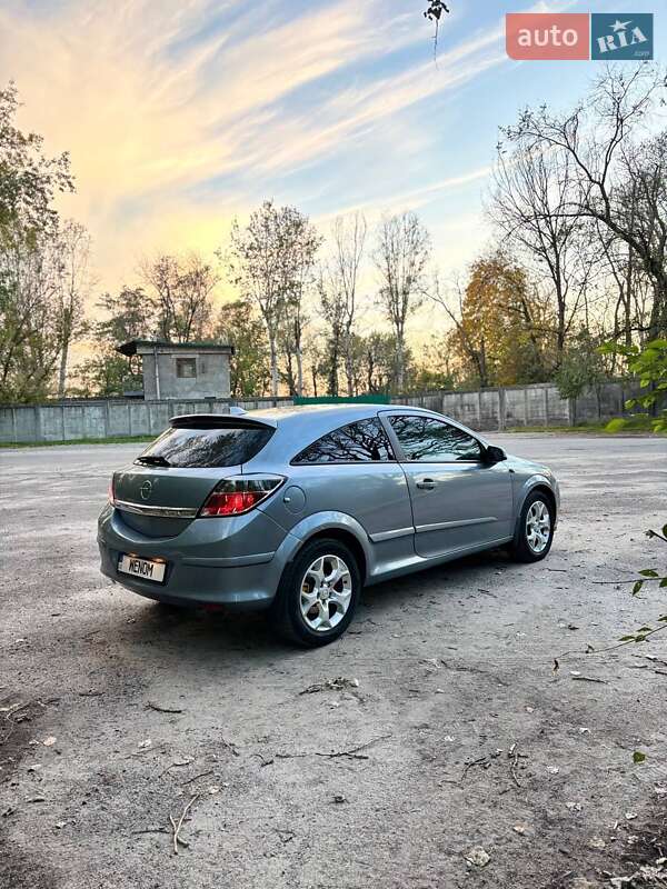 Хэтчбек Opel Astra GTC 2007 в Запорожье