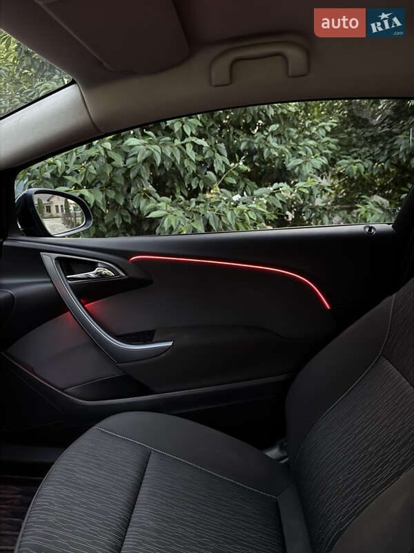 Хэтчбек Opel Astra GTC 2013 в Коломые фото 5 Хэтчбек Opel Astra GTC 2013 в Коломые