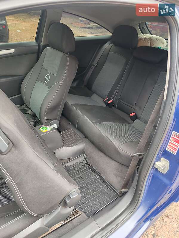 Хэтчбек Opel Astra GTC 2008 в Гребенке фото 7 Хэтчбек Opel Astra GTC 2008 в Гребенке