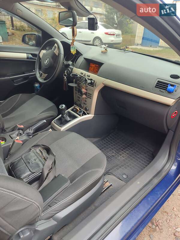 Хэтчбек Opel Astra GTC 2008 в Гребенке фото 26 Хэтчбек Opel Astra GTC 2008 в Гребенке