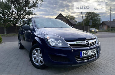 Универсал Opel Astra H 2011 в Владимир-Волынском