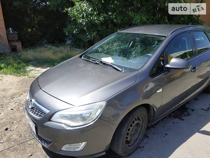 Opel Astra J