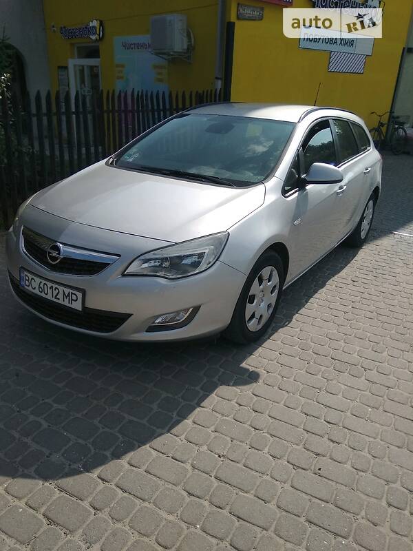 Opel Astra J