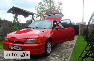 Хэтчбек Opel Astra 1992 в Киверцах