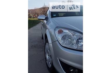 Хэтчбек Opel Astra 2007 в Косове