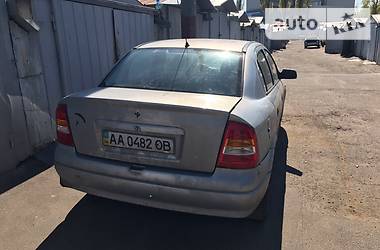 Седан Opel Astra 2004 в Киеве