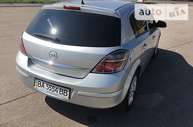 Хэтчбек Opel Astra 2014 в Кропивницком