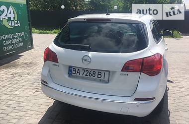 Универсал Opel Astra 2013 в Знаменке