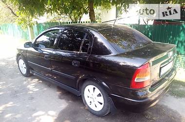 Седан Opel Astra 2002 в Дубно