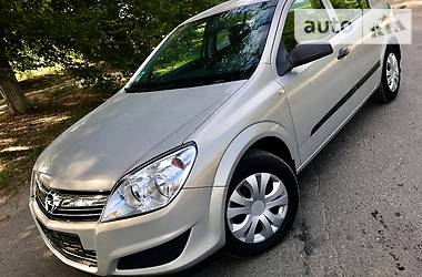 Хэтчбек Opel Astra 2008 в Днепре