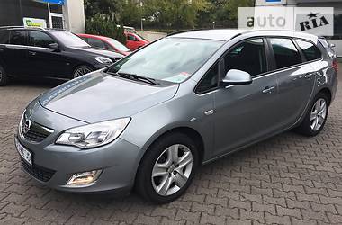 Универсал Opel Astra 2011 в Ивано-Франковске