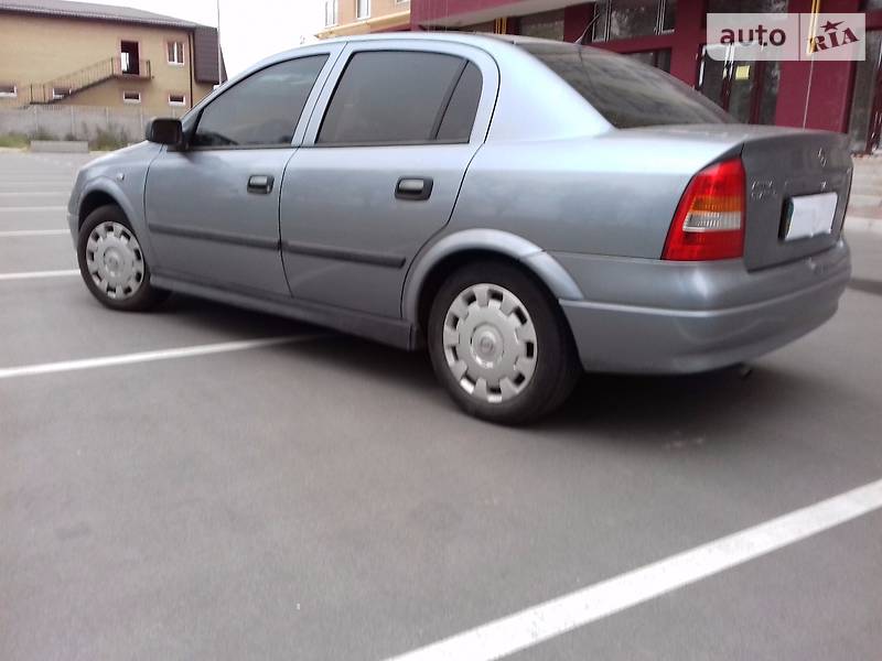 Седан Opel Astra 2006 в Києві