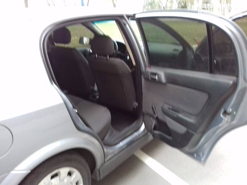 Седан Opel Astra 2006 в Києві