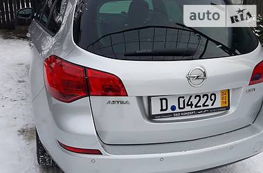 Универсал Opel Astra 2011 в Дрогобыче