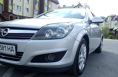 Универсал Opel Astra 2011 в Киеве