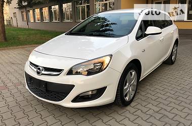 Универсал Opel Astra 2013 в Дрогобыче