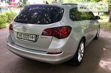 Универсал Opel Astra 2011 в Днепре