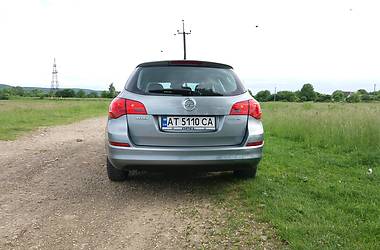 Универсал Opel Astra 2011 в Калуше