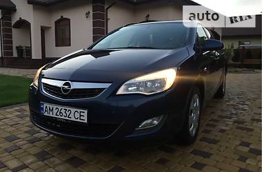 Универсал Opel Astra 2012 в Житомире