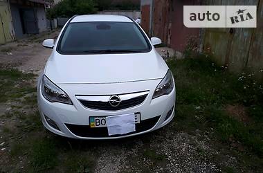 Универсал Opel Astra 2011 в Тернополе