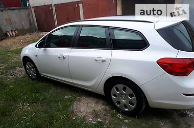 Универсал Opel Astra 2011 в Тернополе