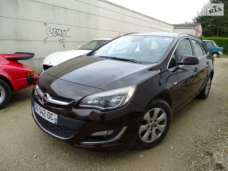 Универсал Opel Astra 2015 в Стрые