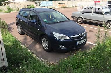 Универсал Opel Astra 2012 в Житомире